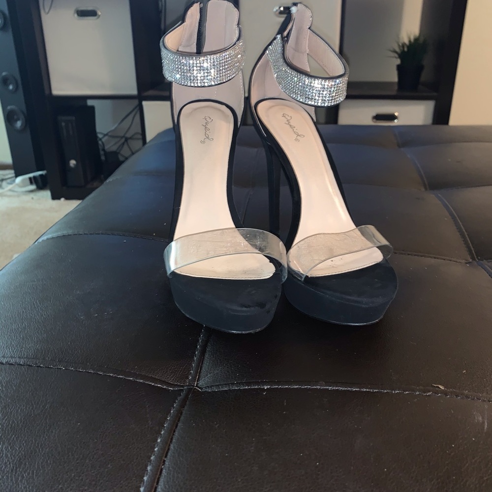 Heels - Picture 2 of 2